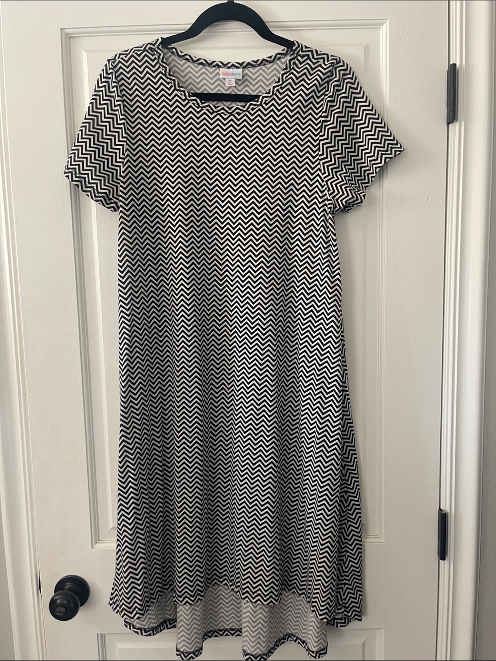 LuLaRoe Black & White Chevron Carly Dress—Size Medium